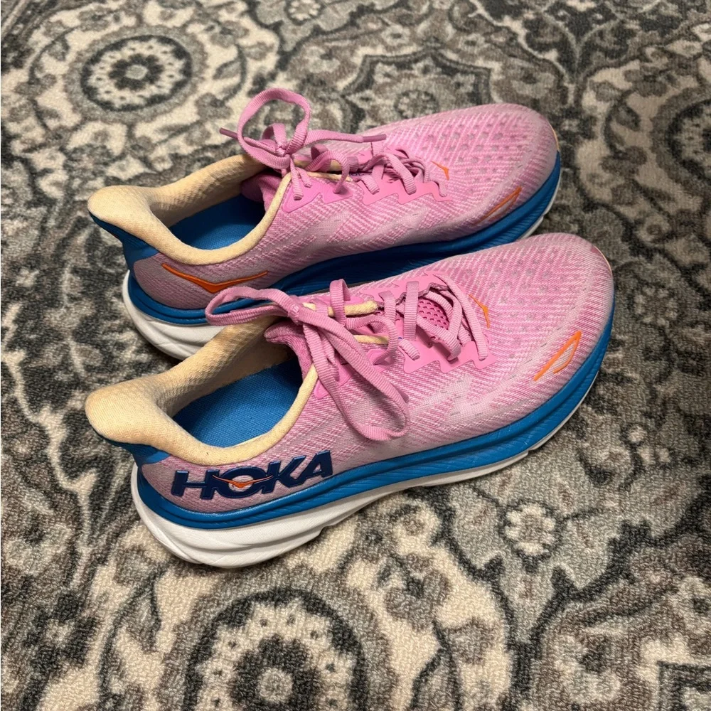 HOKA ONE ONE Clifton 9 Women's Running Shoes Cyclamen / Sweet Lilac - Picture 3 of 5